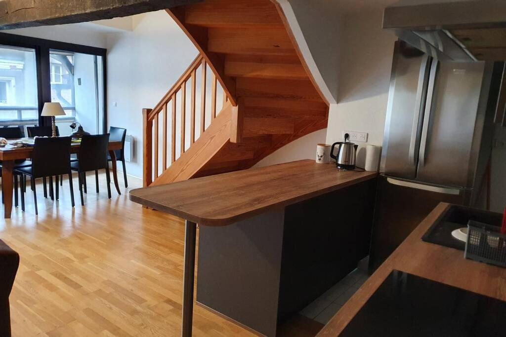 Appartement Exceptionnel 4 Etoiles Hyper Centre Albi 65 M2 Au 4Eme Etage Sans Ascenseur Avec Une Tour Du 12Eme Siecle Ngoại thất bức ảnh